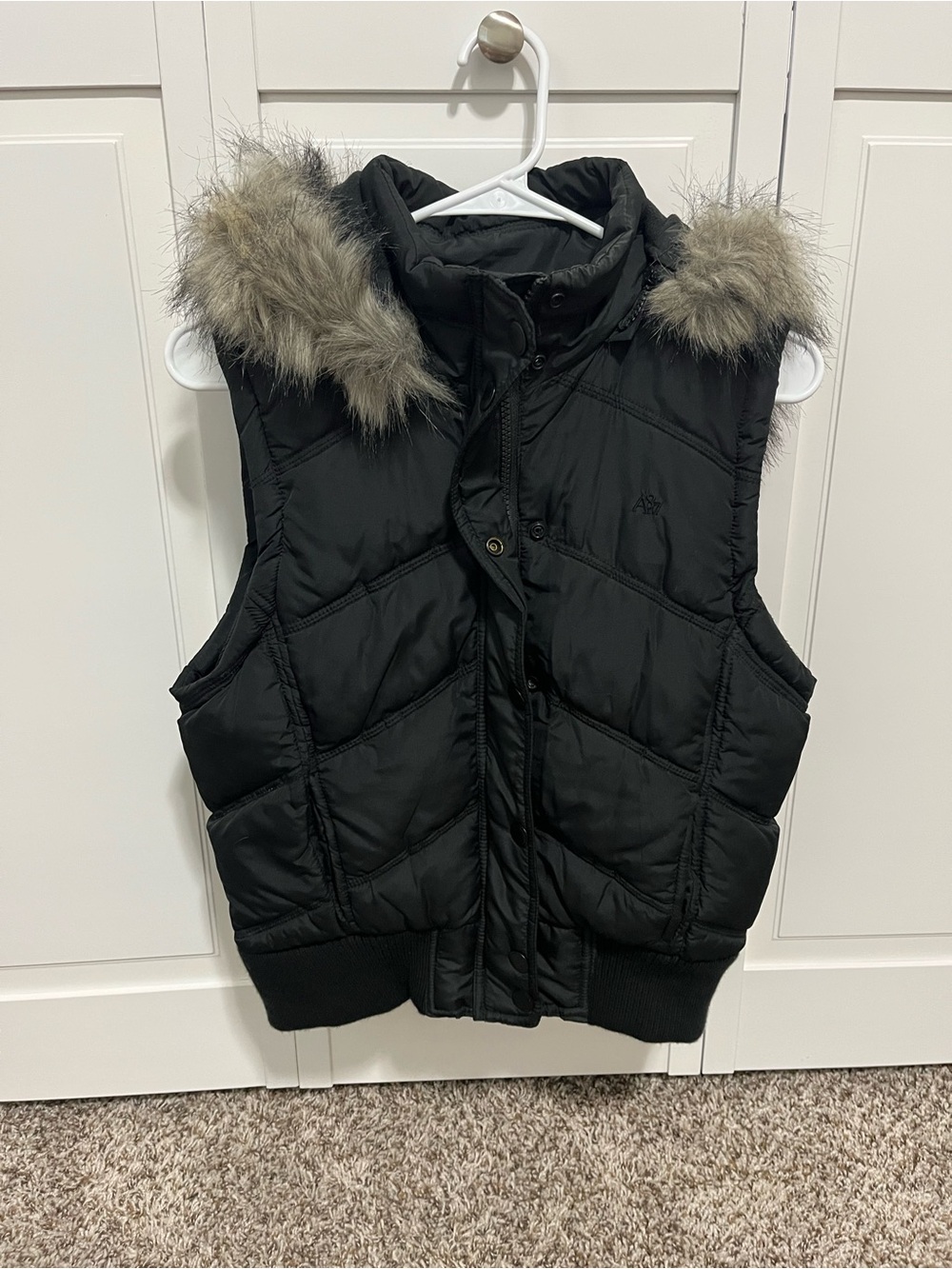 Aeropostale Black Puffer Vest with Faux Fur Trim
